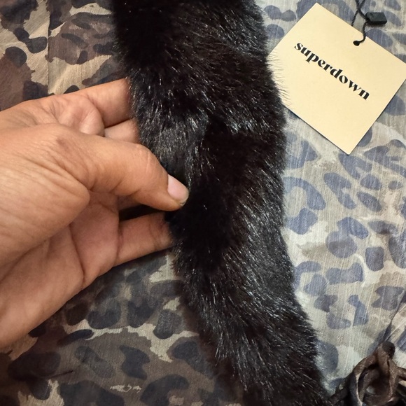NWT SUPERDOWN Leopard Print Sheer front tie with faux fur Trim top size XS - Picture 9 of 12